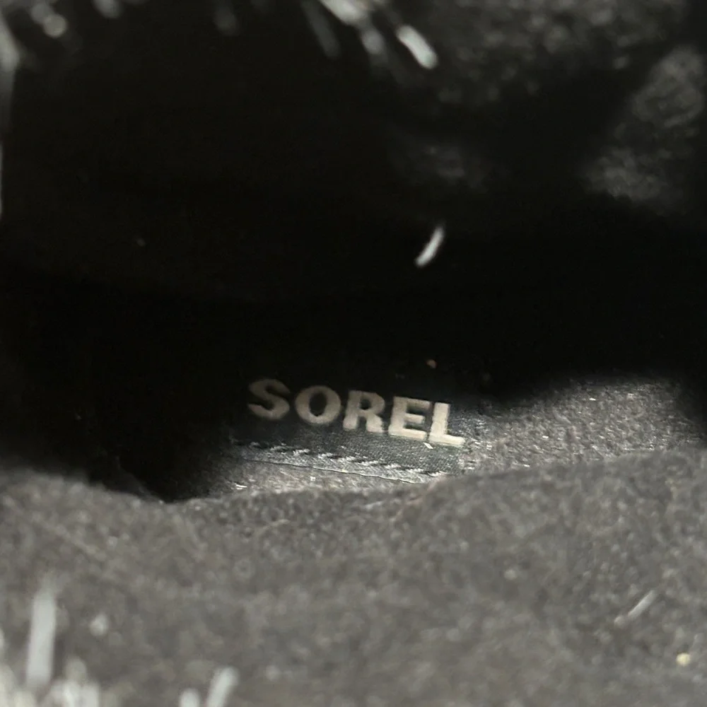 Sorel Tofino II women’s Winter Faux Fur Trim Quilted gray Black Boots size 8.5